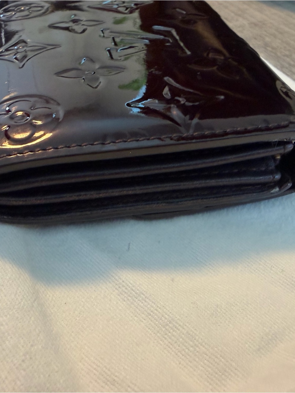 Louis Vuitton Vernis Patent Long Wallet in Burgundy - Picture 3 of 8